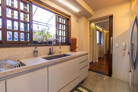 Casa de condomínio para alugar com 220m², 3 quartos e 2 vagas Casa de condomínio para alugar com 220m², 3 quartos e 2 vagasCozinha
