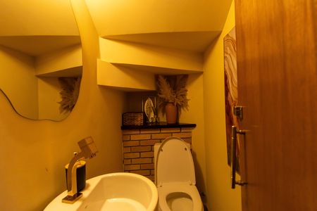 Casa de condomínio para alugar com 220m², 3 quartos e 2 vagas Casa de condomínio para alugar com 220m², 3 quartos e 2 vagasLavabo 1