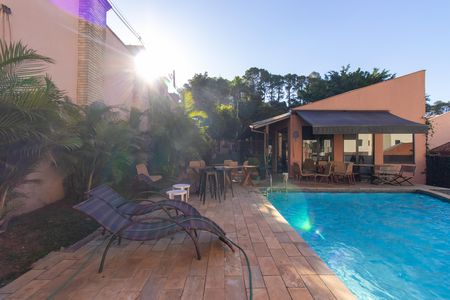 Casa de condomínio para alugar com 220m², 3 quartos e 2 vagas Casa de condomínio para alugar com 220m², 3 quartos e 2 vagasÁrea comum - Piscina