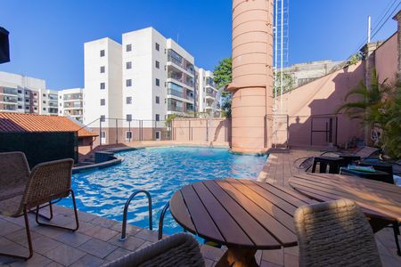Casa de condomínio para alugar com 220m², 3 quartos e 2 vagas Casa de condomínio para alugar com 220m², 3 quartos e 2 vagasÁrea comum - Piscina