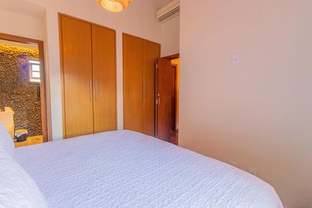 Casa de condomínio para alugar com 220m², 3 quartos e 2 vagas Casa de condomínio para alugar com 220m², 3 quartos e 2 vagasQuarto 1 - Suíte