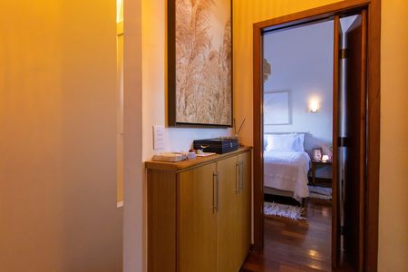 Casa de condomínio para alugar com 220m², 3 quartos e 2 vagas Casa de condomínio para alugar com 220m², 3 quartos e 2 vagasCorredor