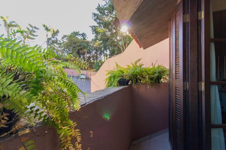 Casa de condomínio para alugar com 220m², 3 quartos e 2 vagas Casa de condomínio para alugar com 220m², 3 quartos e 2 vagasVaranda do Quarto 2