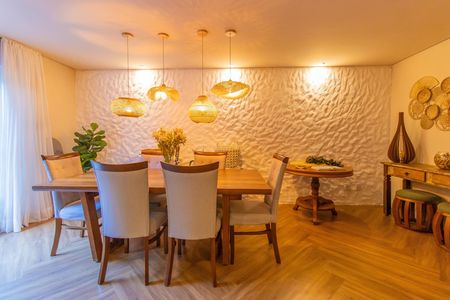 Casa de condomínio para alugar com 220m², 3 quartos e 2 vagas Casa de condomínio para alugar com 220m², 3 quartos e 2 vagasSala andar inferior