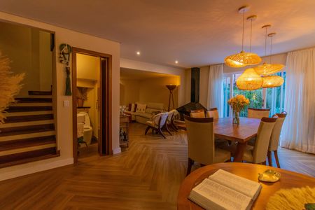 Casa de condomínio para alugar com 220m², 3 quartos e 2 vagas Casa de condomínio para alugar com 220m², 3 quartos e 2 vagasSala andar inferior