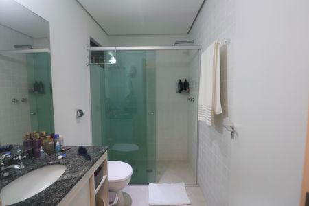 Apartamento para alugar com 210m², 3 quartos e 1 vagaBanheiro Suíte 2