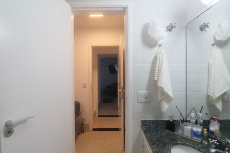 Apartamento para alugar com 210m², 3 quartos e 1 vagaBanheiro Suíte 2