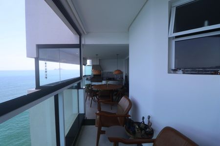 Apartamento para alugar com 210m², 3 quartos e 1 vagaVaranda