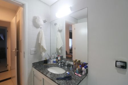 Apartamento para alugar com 210m², 3 quartos e 1 vagaBanheiro Suíte 2