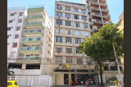 Apartamento à venda com 70m², 3 quartos e 1 vagaFachada e portaria