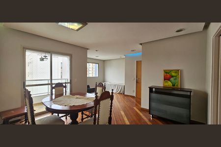 Apartamento para alugar com 117m², 4 quartos e 2 vagas