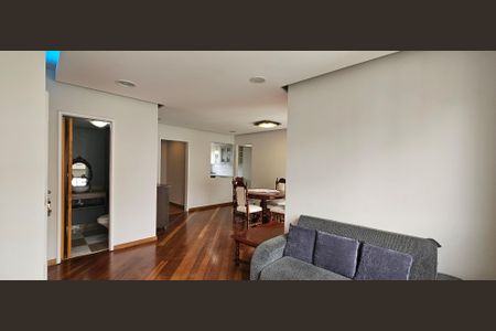 Apartamento para alugar com 117m², 4 quartos e 2 vagas