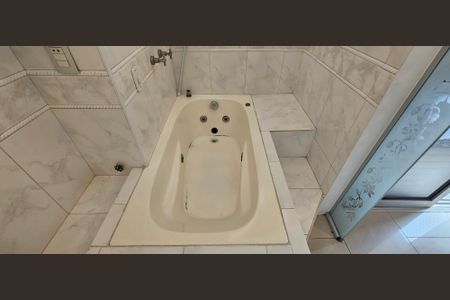 Apartamento para alugar com 117m², 4 quartos e 2 vagas