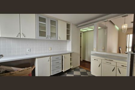 Apartamento para alugar com 117m², 4 quartos e 2 vagas