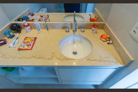 Apartamento à venda com 273m², 4 quartos e 4 vagasDetalhe Banheiro - Suíte 1