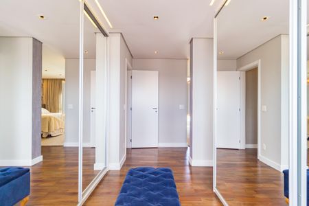 Apartamento à venda com 273m², 4 quartos e 4 vagasCloset - Suíte 3