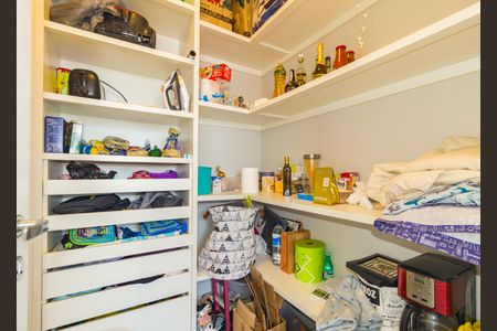 Apartamento à venda com 273m², 4 quartos e 4 vagasDespensa - Área de Serviço