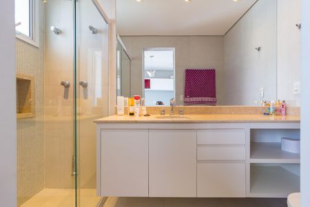 Apartamento à venda com 273m², 4 quartos e 4 vagasBanheiro - Suíte 2