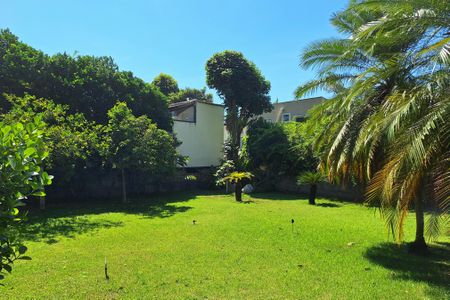 Casa de condomínio para alugar com 350m², 3 quartos e 2 vagas Casa de condomínio para alugar com 350m², 3 quartos e 2 vagasQuintal