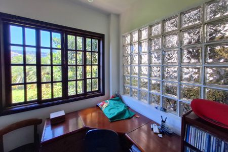 Casa de condomínio para alugar com 350m², 3 quartos e 2 vagas Casa de condomínio para alugar com 350m², 3 quartos e 2 vagasSuíte 2