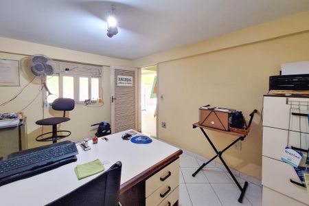 Casa de condomínio para alugar com 350m², 3 quartos e 2 vagas Casa de condomínio para alugar com 350m², 3 quartos e 2 vagasEscritório 2