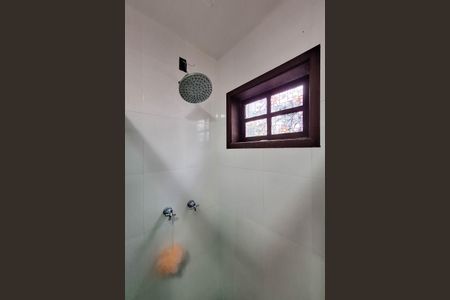 Casa de condomínio para alugar com 350m², 3 quartos e 2 vagas Casa de condomínio para alugar com 350m², 3 quartos e 2 vagasBanheiro da Suíte 2