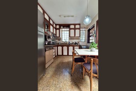 Casa de condomínio para alugar com 350m², 3 quartos e 2 vagas Casa de condomínio para alugar com 350m², 3 quartos e 2 vagasCozinha