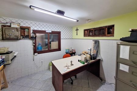 Casa de condomínio para alugar com 350m², 3 quartos e 2 vagas Casa de condomínio para alugar com 350m², 3 quartos e 2 vagasEscritório 1