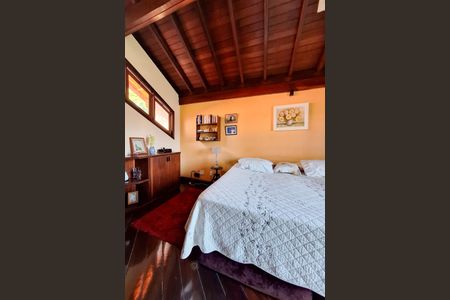 Casa de condomínio para alugar com 350m², 3 quartos e 2 vagas Casa de condomínio para alugar com 350m², 3 quartos e 2 vagasSuíte 3