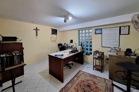 Casa de condomínio para alugar com 350m², 3 quartos e 2 vagas Casa de condomínio para alugar com 350m², 3 quartos e 2 vagasEscritório 2