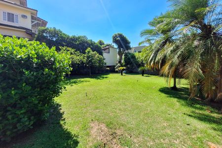 Casa de condomínio para alugar com 350m², 3 quartos e 2 vagas Casa de condomínio para alugar com 350m², 3 quartos e 2 vagasQuintal