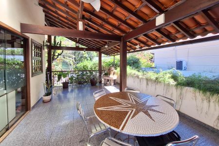 Casa de condomínio para alugar com 350m², 3 quartos e 2 vagas Casa de condomínio para alugar com 350m², 3 quartos e 2 vagasVaranda gourmet