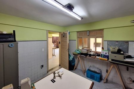 Casa de condomínio para alugar com 350m², 3 quartos e 2 vagas Casa de condomínio para alugar com 350m², 3 quartos e 2 vagasEscritório 1