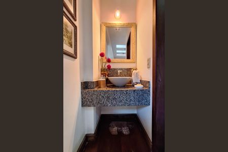 Casa de condomínio para alugar com 350m², 3 quartos e 2 vagas Casa de condomínio para alugar com 350m², 3 quartos e 2 vagasLavabo