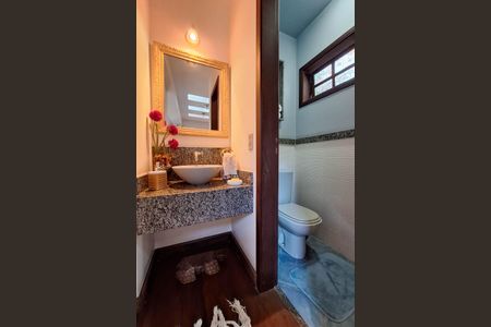 Casa de condomínio para alugar com 350m², 3 quartos e 2 vagas Casa de condomínio para alugar com 350m², 3 quartos e 2 vagasLavabo