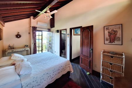 Casa de condomínio para alugar com 350m², 3 quartos e 2 vagas Casa de condomínio para alugar com 350m², 3 quartos e 2 vagasSuíte 3