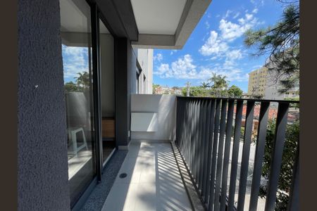 Apartamento à venda com 57m², 2 quartos e 1 vaga Apartamento à venda com 57m², 2 quartos e 1 vagaVaranda
