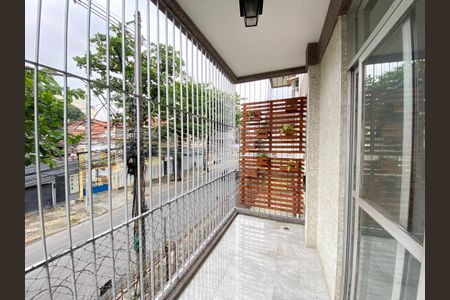 Apartamento à venda com 75m², 2 quartos e 1 vaga Apartamento à venda com 75m², 2 quartos e 1 vagaVaranda