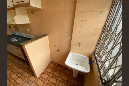 Apartamento à venda com 75m², 2 quartos e 1 vaga Apartamento à venda com 75m², 2 quartos e 1 vagaCozinha e Área de Serviço