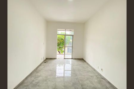Apartamento à venda com 75m², 2 quartos e 1 vaga Apartamento à venda com 75m², 2 quartos e 1 vagaSala