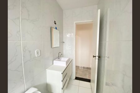 Apartamento à venda com 75m², 2 quartos e 1 vaga Apartamento à venda com 75m², 2 quartos e 1 vagaBanheiro