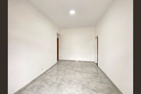 Apartamento à venda com 75m², 2 quartos e 1 vaga Apartamento à venda com 75m², 2 quartos e 1 vagaSala