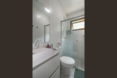 Banheiro de apartamento para alugar com 1 quarto, 45m² em Jardim Floresta, Porto Alegre