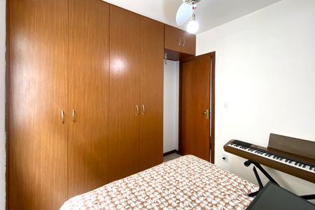 Apartamento à venda com 90m², 4 quartos e 2 vagasQuarto 4