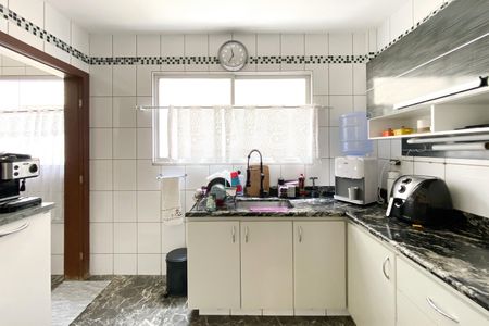 Apartamento à venda com 90m², 4 quartos e 2 vagasCozinha