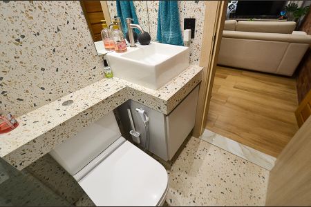 Apartamento à venda com 74m², 2 quartos e 1 vagaBanheiro 2