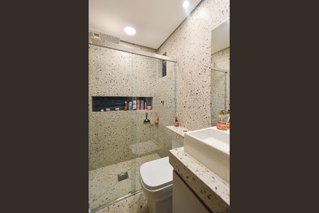 Apartamento à venda com 74m², 2 quartos e 1 vagaBanheiro 2