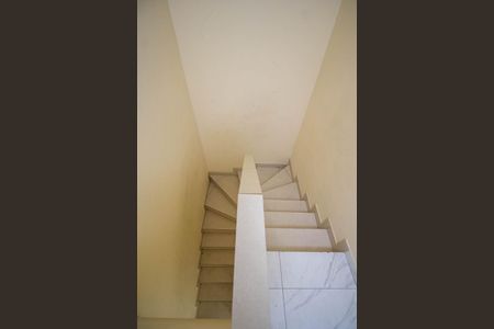 Casa à venda com 125m², 2 quartos e 2 vagasEscada 