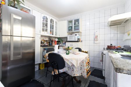 Apartamento para alugar com 85m², 2 quartos e sem vagaCozinha 