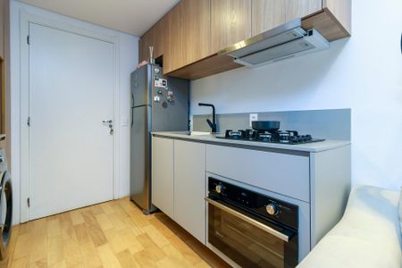 Cozinha de apartamento à venda com 1 quarto, 27m² em Jardim Caravelas, São Paulo